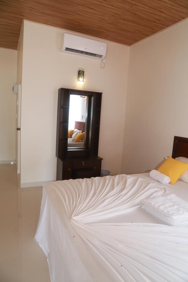 Serene Beach Hotel Dikwella Exterior foto